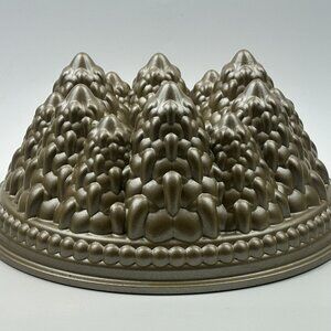 Williams Sonoma - Nordic Ware - Gold 9 Cup Pine Forest Bundt® Pan NEW